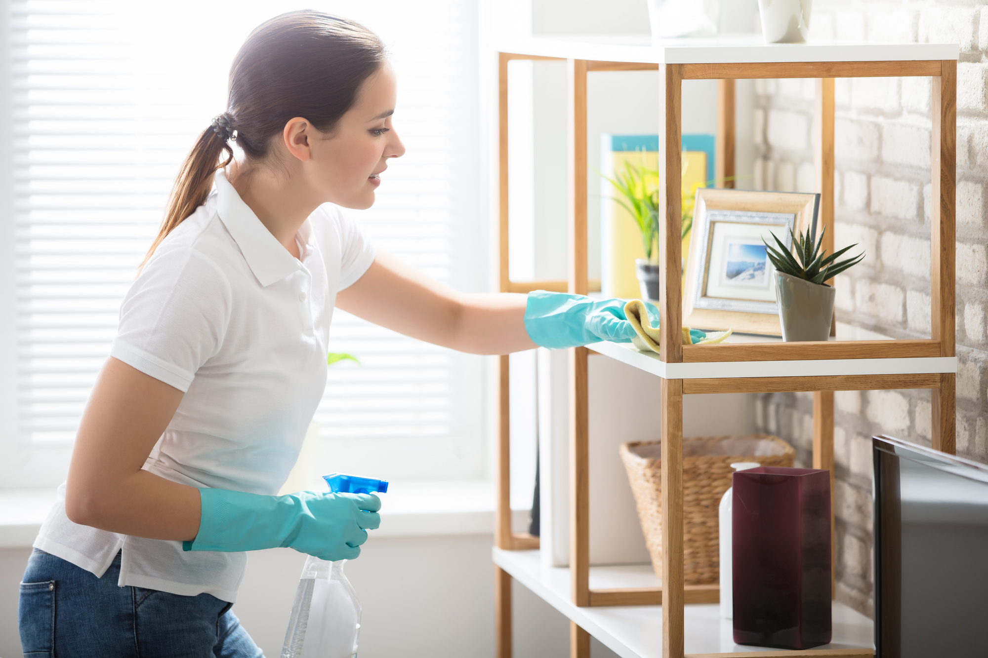 How to Clean Your House Fast: 7 Tips